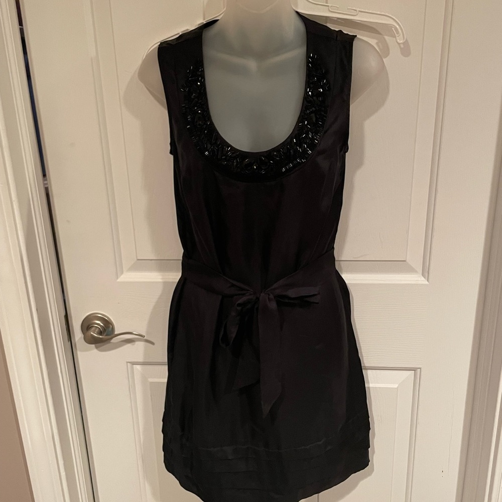 Banana Republic Sz XS Black Silk Jeweled Neck Tie Waist Dress GUC BL5